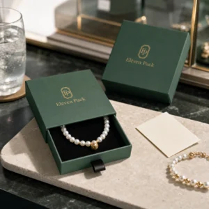 Custom Green Paper Drawer Bracelet Box jewelry packaging usage scene