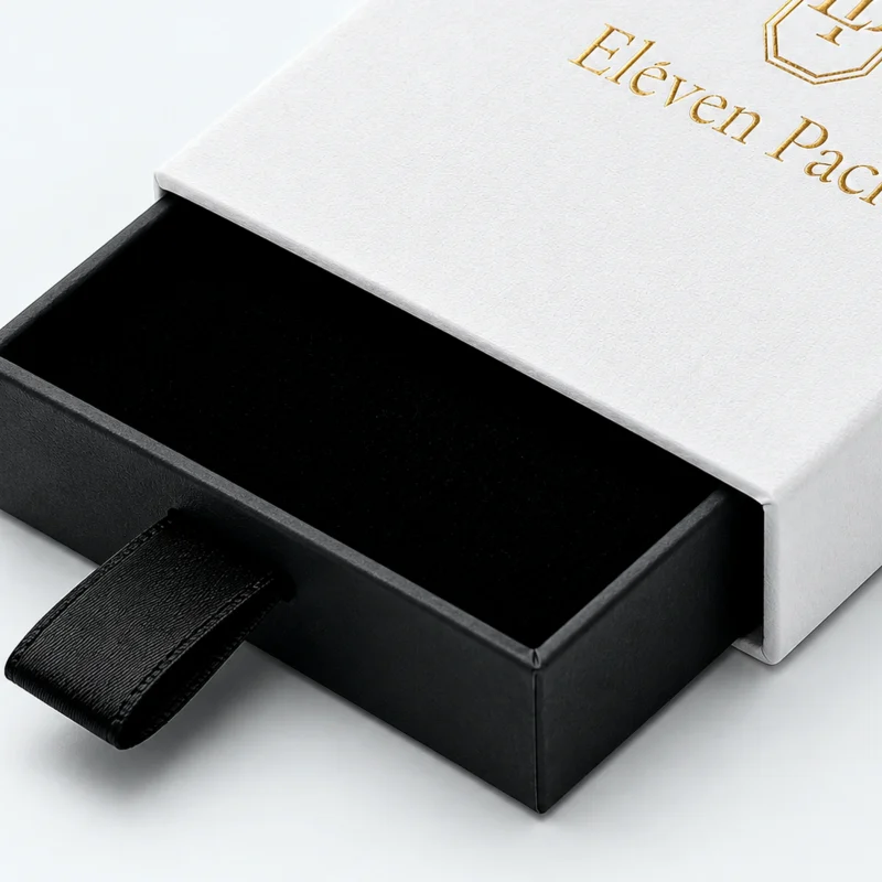 Custom White Drawer Cardboard Jewelry Box logo and closure detail