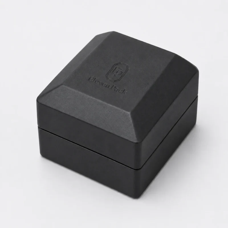 custom-black-pu-leather-led-flip-top-luxury-ring-box-jewelry-box-2 Custom Luxury Black PU Leather Flip Top Ring Box with LED Light
