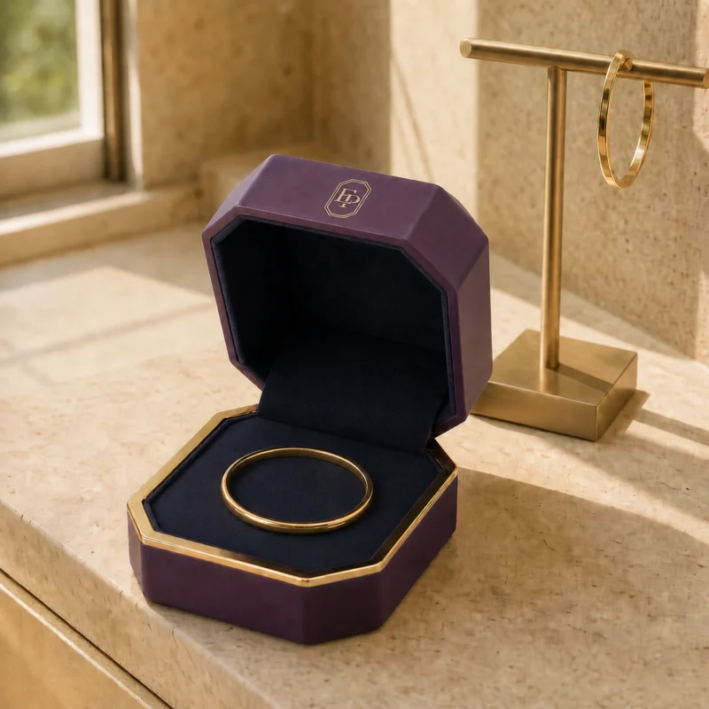 custom-purple-octagonal-pu-leather-bracelet-box-image-05-usage-scene Custom Purple PU Leather Octagonal Ring Box